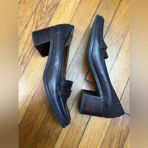 Bandolino heeled dress shoes size 8 1/2